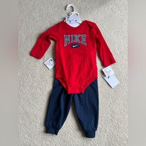 NWT Nike 2 Piece Set